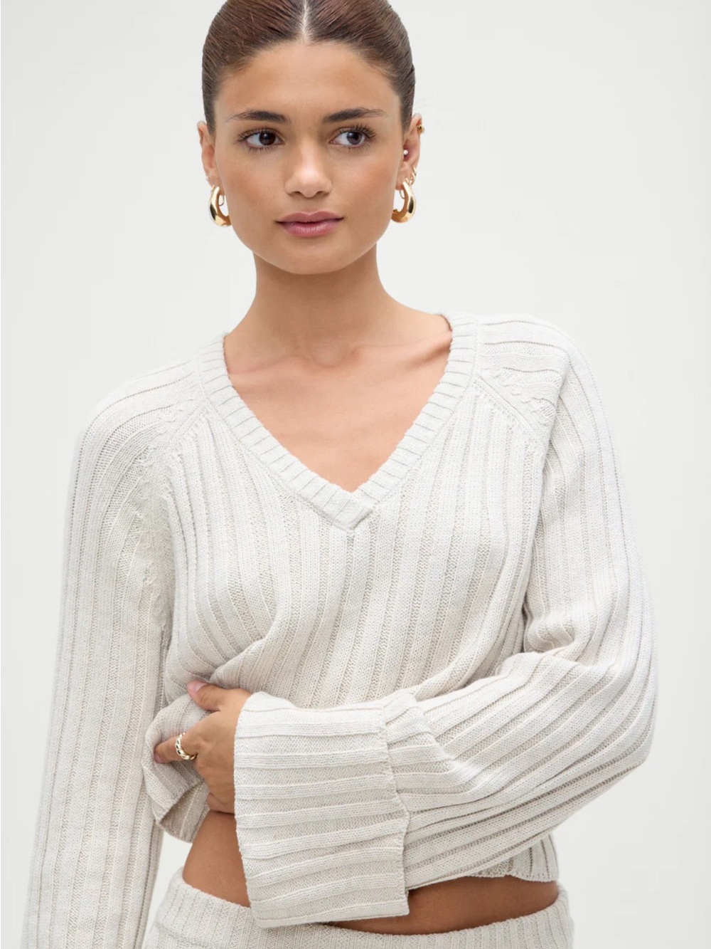 Frankie's Bikinis Cream Ribbed V-Neck Sweater - Picture 2 of 3